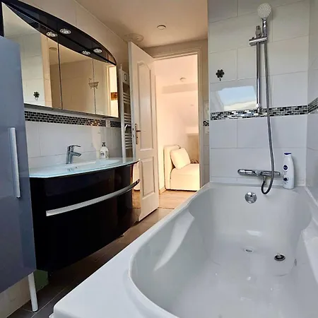 Privee Dans Partage, Pinky Elisabeth Cozy Paris & Stade De France Apartment *